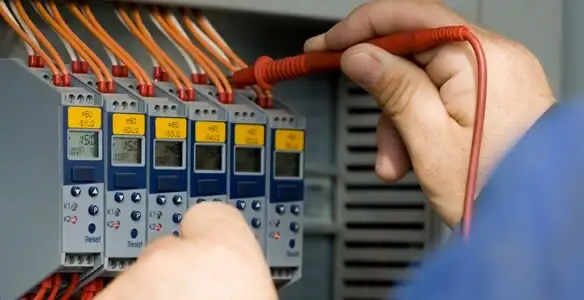 electrical contractors performing professional electrical system testing and configuration in Chicago, IL