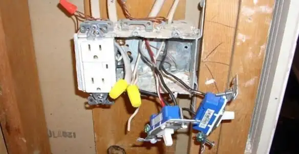 gfci circuits service wiring and upgrading electrical outlets with ground fault protection in Chicago, IL