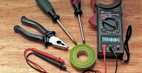 Home electrical inspection using professional testing and diagnostic tools in Chicago, IL